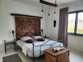 Moongardenhouse